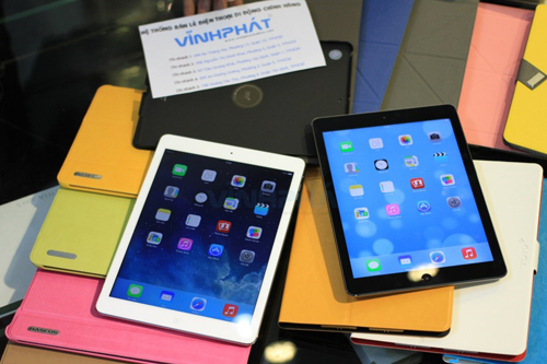 Các hãng sản xuất bao da cũng đón đầu công nghệ, đã sản xuất ra những mẫu bao da và case dành riêng cho iPad Air với kích thước chính xác từng milimet